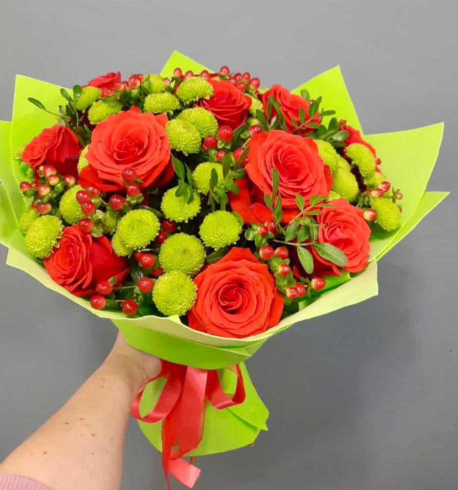 Букет цветов из: Хризантемы и Розы в Воскресенской