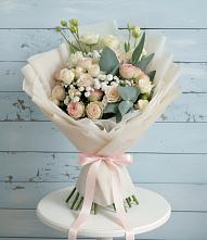 Букет цветов из:  Розы и Лизиантусы #REPLACE_PRED# Воскресенской
