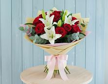 Букет цветов из:  Лилии и Розы в Воскресенской