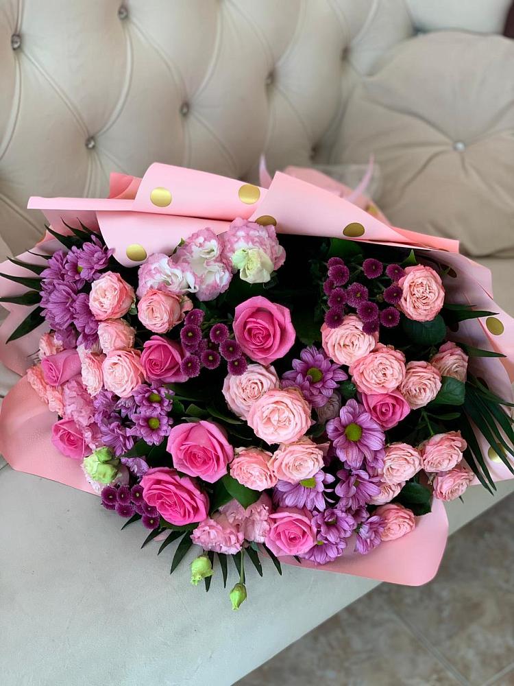 Букет цветов из: Хризантемы, Розы и Лизиантусы в Воскресенской