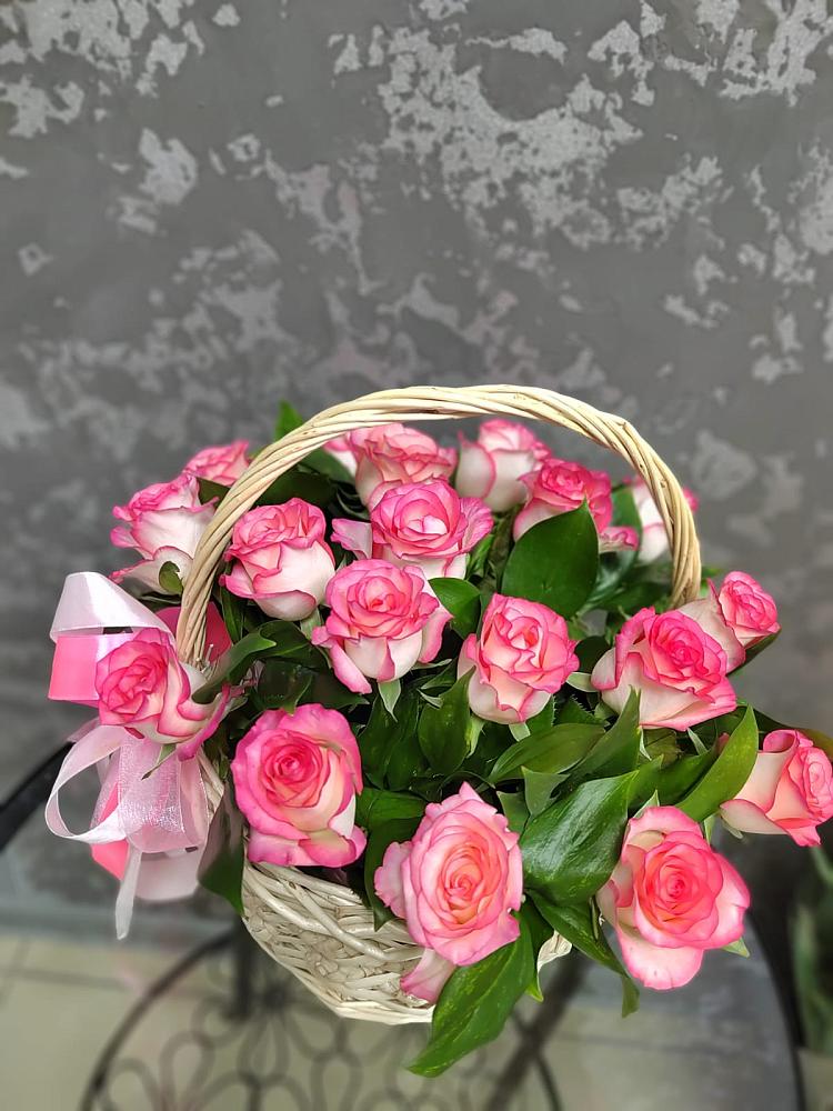 Цветочная композиция из Розы в корзине в Воскресенской