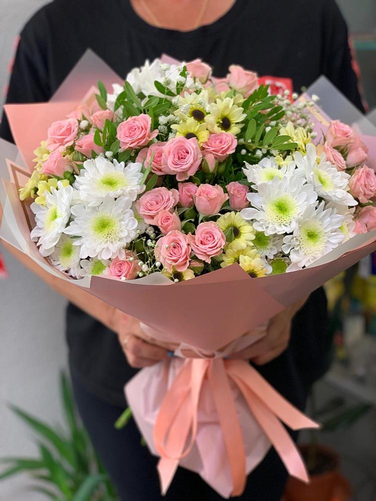 Букет цветов из: Розы и Хризантемы в Воскресенской