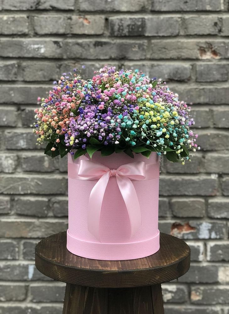 Цветочная композиция из Гипсофила и Розы в шляпной коробке в Воскресенской