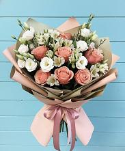 Букет цветов из:  Розы, Альстромерии и Лизиантусы в Воскресенской