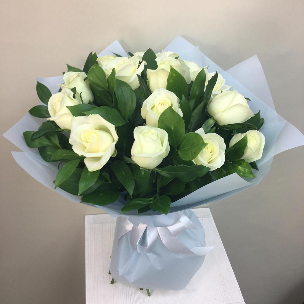 Букет 15 Белых роз Проуд в Воскресенской