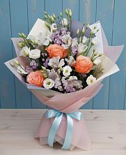 Букет цветов из:  Лизиантусы, Розы, Альстромерии и Гипсофила в Воскресенской