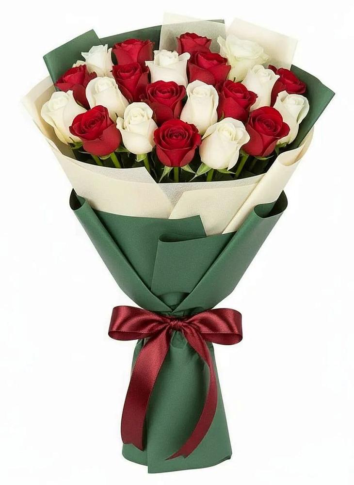 Букет Микс из красных и белых роз в Воскресенской
