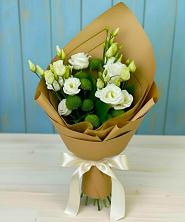 Букет цветов из:  Хризантемы и Лизиантусы в Воскресенской