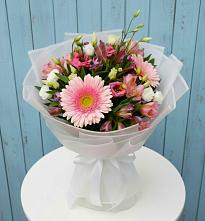 Букет цветов из:  Герберы, Альстромерии и Лизиантусы в Воскресенской