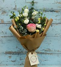 Букет цветов из:  Розы и Лизиантусы в Воскресенской