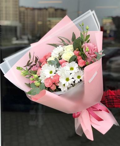 Букет цветов из: Розы, Лизиантусы и Хризантемы в Воскресенской
